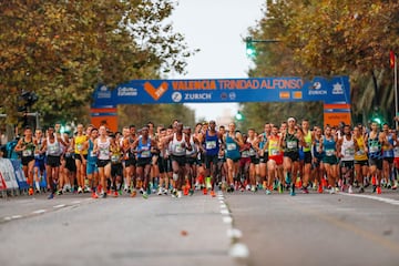 La carrera popular de la Media Maratón Valencia Trinidad Alfonso Zurich 2022,   congregó cifras de récord, gracias a sus 20.000 participantes.