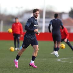 Primer entrenamiento con Mario González, que apunta a Tenerife
