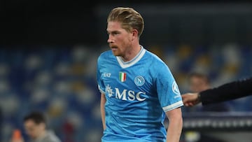 Napoli's Belgian midfielder #11 Kevin De Bruyne controls the ball during the Italian Serie A football between match SSC Napoli and US Cremonese at the Diego Armando Maradona Stadium in Napoli, on April 24, 2026. (Photo by CARLO HERMANN / AFP)