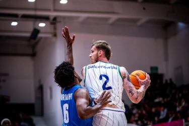 El Unicaja se suelta el pelo en Turquía