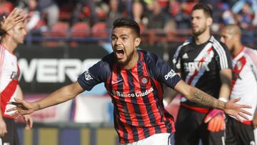 zzzznacd2NOTICIAS ARGENTINAS BAIRES, JUNIO 4: Paulo Diaz de San Lorenzo festeja el segundo gol de su equipo frente a River. Foto NA: DAMIAN DOPACIOzzzz