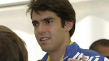 Kaká se pierde por la calles de Tallin y es conducido por la policía al hotel