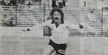 El 5 de noviembre del 1968, Caszely anotó sus primeros goles en Primera. Fueron tres, en el triunfo de Colo Colo por 4-2 sobre Unión La Calera, cuando tenía 18 años y 123 días.