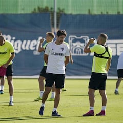 Víctor blinda a su plantilla de los follones institucionales