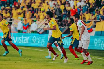 La Selección Colombia perdió 0-1 con la Selección Perú en Barranquilla por la decimoquinta jornada de las Eliminatorias Sudamericanas.