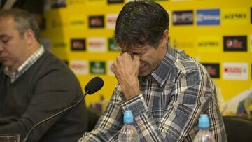 Valerón rompió a llorar en su despedida como futbolista en activo.