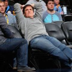 Mark Cuban quiere que la NBA aleje la línea de tres puntos