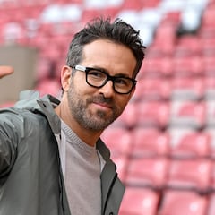 Ryan Reynolds y su fortuna de 138 millones de euros: coches, negocios y un equipo de fútbol