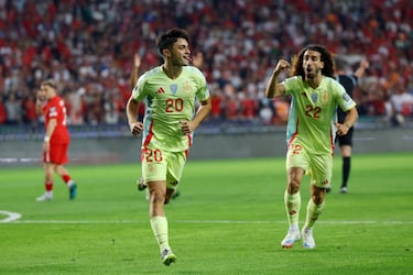 Gol de Pedri para España