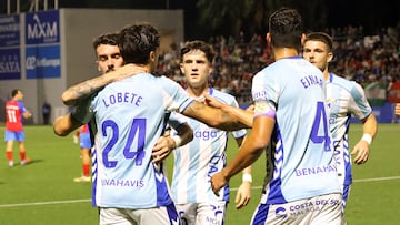 El Málaga celebra el 0-1.