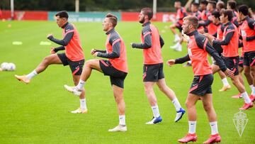 Ensayo en El Molinón sin los decartes y nuevo patrocinador