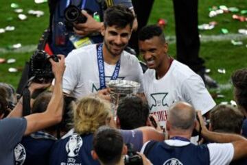 10/07/16. André Gomes campeón de la Eurocopa con Portugal tras ganar a Francia 1-0.