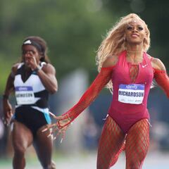 What times did Sha’Carri Richardson clock in the 100m and 200m in New York?