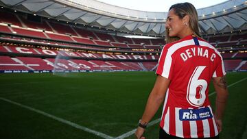 Deyna Castellanos posa en el Wanda Metropolitano. 