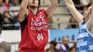 El Caja Laboral ganó pese a la exhibición de Javi Salgado