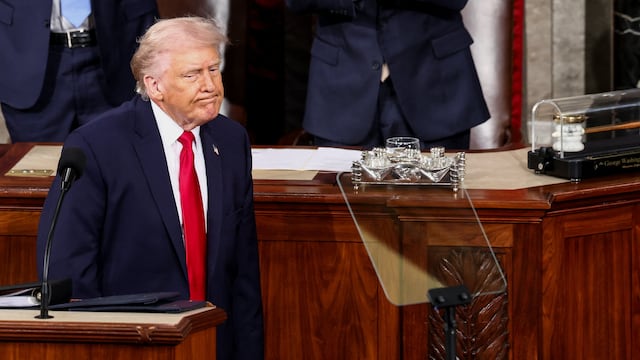 A marathon address framed as a national comeback arrives amid legal setbacks and sliding approval ratings.