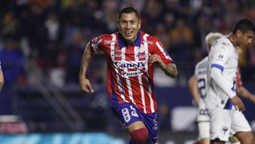   Julio Cesar Dominguez celebrates goal 1-0 of Atletico San Luis during the Quarterfinals first leg match between Atletico San Luis vs Rayados de Monterrey as part of Torneo Apertura 2023 Liga BBVA MX, at Alfonso Lastras Stadium, November 29, 2023, in San Luis Potosi, Mexico.