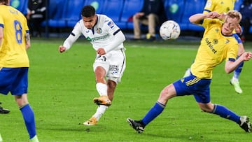 Cucho Hernández anota golazo en victoria del Getafe