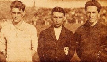 Los capitanes de Argentina y Chile en 1920: Am&eacute;rico Tesoriere y Manuel &#039;Maestro&#039; Guerrero.