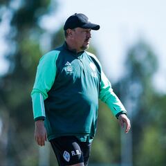Benítez: “Veiga me gusta, pero la situación es la que es”