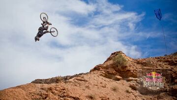 Antoine Bizet durante su ronda en el Red Bull Rampage 2016, en el que fue segundo.