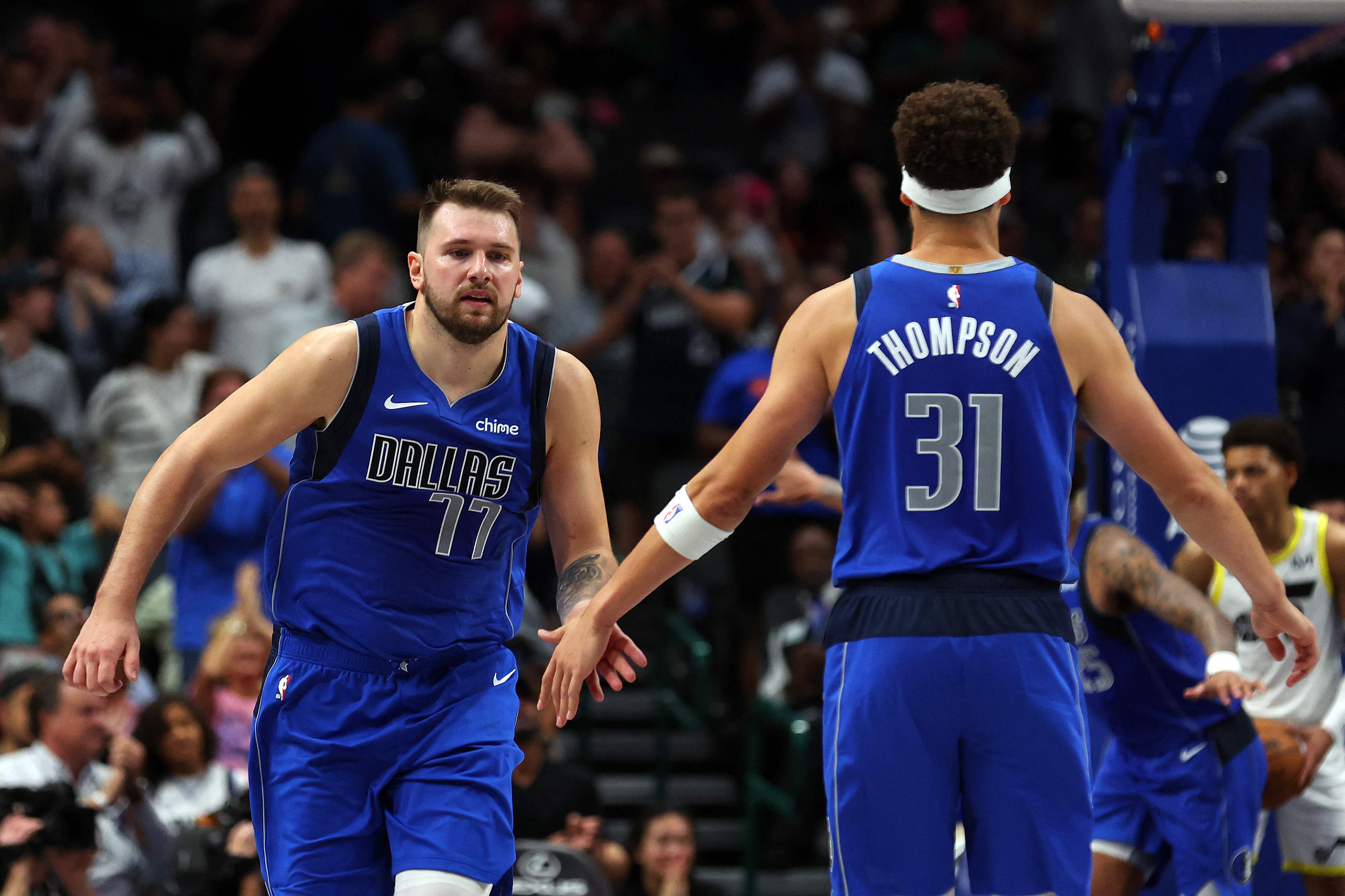 Los Mavs ganan en silencio