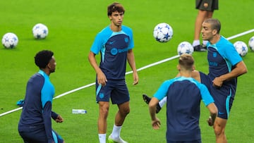 Porto (Portugal), 03/10/2023.- FC Barcelona players during a training session in Porto, Portugal, 3 October 2023. FC Barcelona will face FC Porto in their UEFA Champions League group H soccer match on 04 October 2023. (Liga de Campeones) EFE/EPA/JOSE COELHO