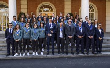 Pedro Sánchez ha recibido a las jugadoras de la selección de fútbol femenino Sub-17 tras proclamarse campeonas del mundo el pasado diciembre.