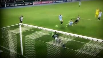 La interminable carrera de Leo Valencia que casi termina en gol