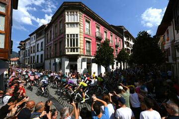 Las mejores imágenes de la etapa con final en Les Praeres