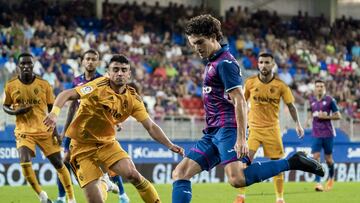 Blanco Leschuk frente a la Ponferradina