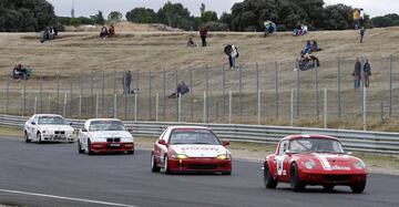 Tercera edición de la reunión y exhibición de automóviles clásicos en el circuito del Jarama

