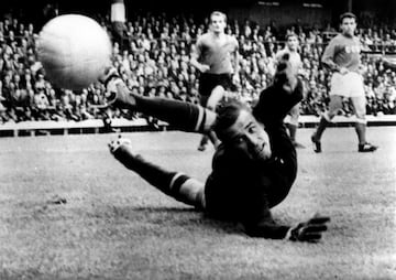 La histórica 'araña negra' fue la gran figura del fútbol soviético. Disputó cuatro Mundiales: Suecia 58, Chile 62, Inglaterra 66 y México 70.