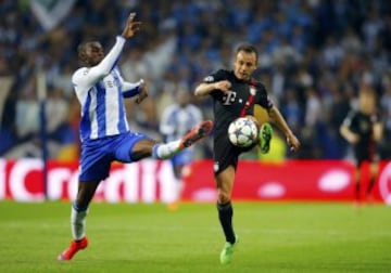 Jackson enfrentó mano a mano al portero campeón del mundo que lo derribó antes del minuto de juego