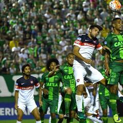 Chapecoense celebra y vive su primera final histórica