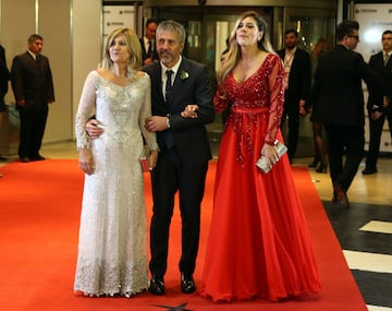 Argentine soccer player Lionel Messi's parents Jorge and Celia and his sister Maria Sol pose at his wedding to Antonela Roccuzzo in Rosario, Argentina, June 30, 2017. 