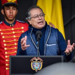 Tormenta de críticas a Petro tras sus polémicas declaraciones sobre los médicos: “venden al mejor postor”