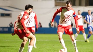 Juan Villar, autor del gol rojiblanco, en un lance del encuentro.