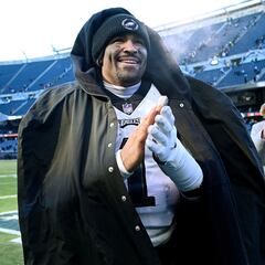 ¡Se encienden las alarmas en Philadelphia Eagles! Jalen Hurts sufre lesión en el hombro