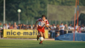 Zinedine Zidane jugando con el Cannes.
