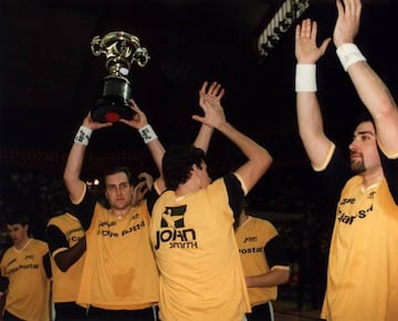 John Pinone, con la Copa del Rey.