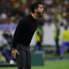 Benjamin Mora optimistic after Olimpia defeat: “The tie’s still open”