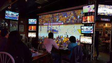 El Ricky's, un bar deportivo en Oakland.