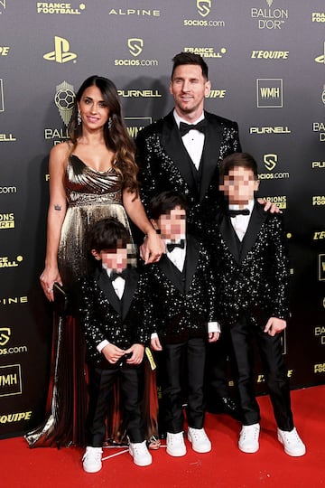 Messi con su mujer Antonella Roccuzzo y sus hijos.