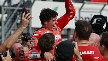 Marc Márquez celebra su noveno título en Japón.