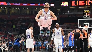 Nigel Williams-Goss calienta el 19 de mayo antes del partido con el Barça en la Final Four, donde se lesionó.