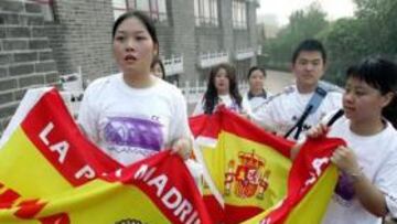 Los aficionados del Madrid en China siguieron con entusiasmo el primer partido de su equipo en horario matinal en España.