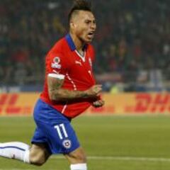 Presidente de Napoli: "Vargas tiene tres ofertas importantes"