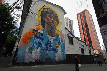 Mural de Diego Armando Maradona en La Paz, Bolivia.