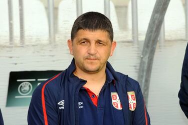 Fichado en el mercado invernal de la campaña 1998-99, Ognjenovic no tuvo mucho éxito en su paso por el Real Madrid, Apenas gozó de minutos, en parte por las lesiones que sufrió, en parte por la terrible competencia que había en su puesto: apenas participó en 30 encuentros en sus dos campañas y media de blanco. En esta edición fue el jugador que menos minutos disputó: apenas 15, pero ante dos grandes de Europa, el Bayern de Múnich y el Manchester United. Ahora entrena al Zvijezda 09 en Bosnia.